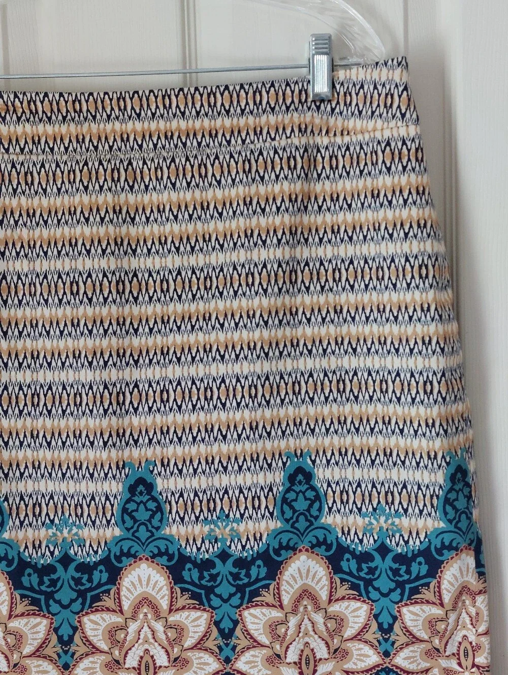 Ann Taylor Blue & Beige Ikat Floral Border Print Pencil Skirt Size 14 - Picture 3 of 8
